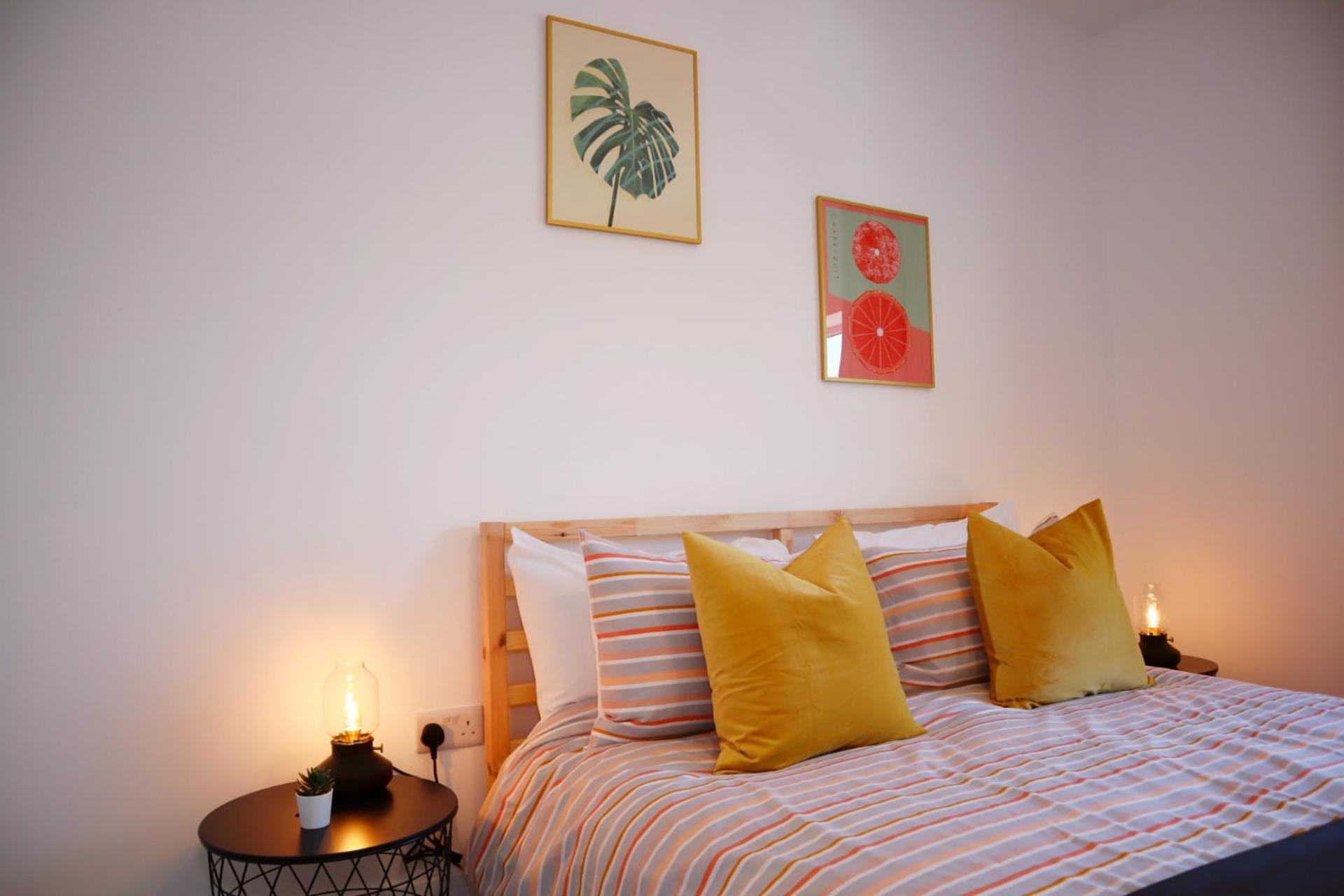 Vakantiehuis Modern New House - Great Location - Garden - Parking - Fast Wifi - Smart Tv - Stunning 2 Bedroom House Sleeps Up To 4! Only 5 Mins Drive To Sandbanks Poole