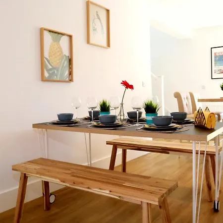 Sandbanks Garden House: Modern 2-Bedroom Retreat with Smart Amenities Poole Exterior photo